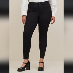 Skinny Studio Luxe Pant Size 22 by Torrid